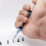 4UAD 筆型螺絲膠 藍色/紅色：圖片 3