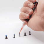 4UAD 筆型螺絲膠 藍色/紅色：圖片 5